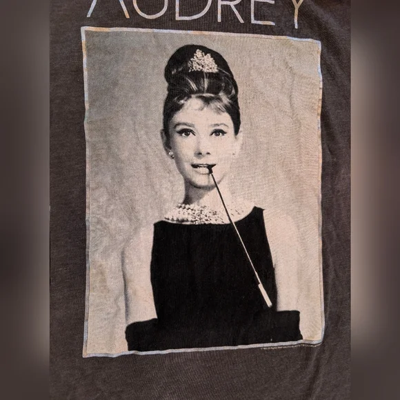 Audrey Hepburn tee- shirt - Picture 3 of 3